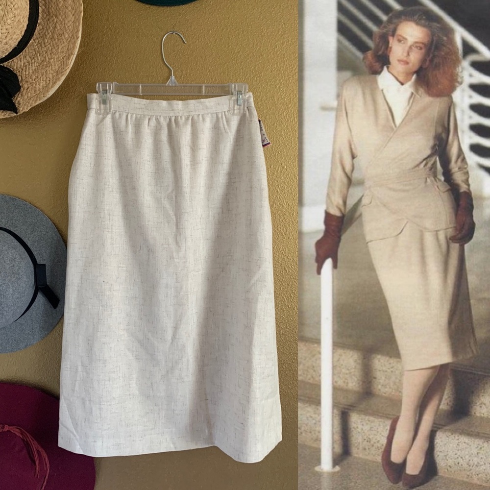 LAST DAY!
NWT Vintage Cream Pencil Skirt* - Picture 1 of 9